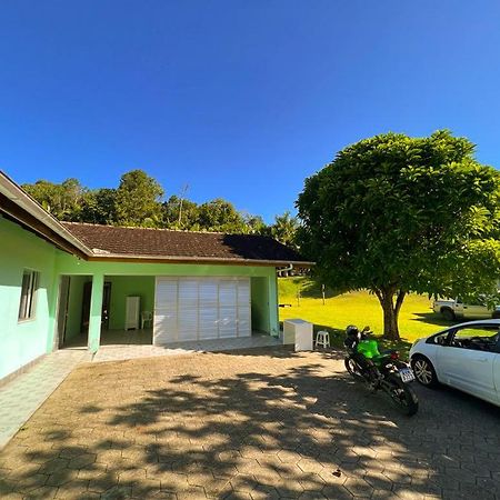 Villa Casa Ampla Ha 8 Minutos Do Centro Pomerode Exterior foto